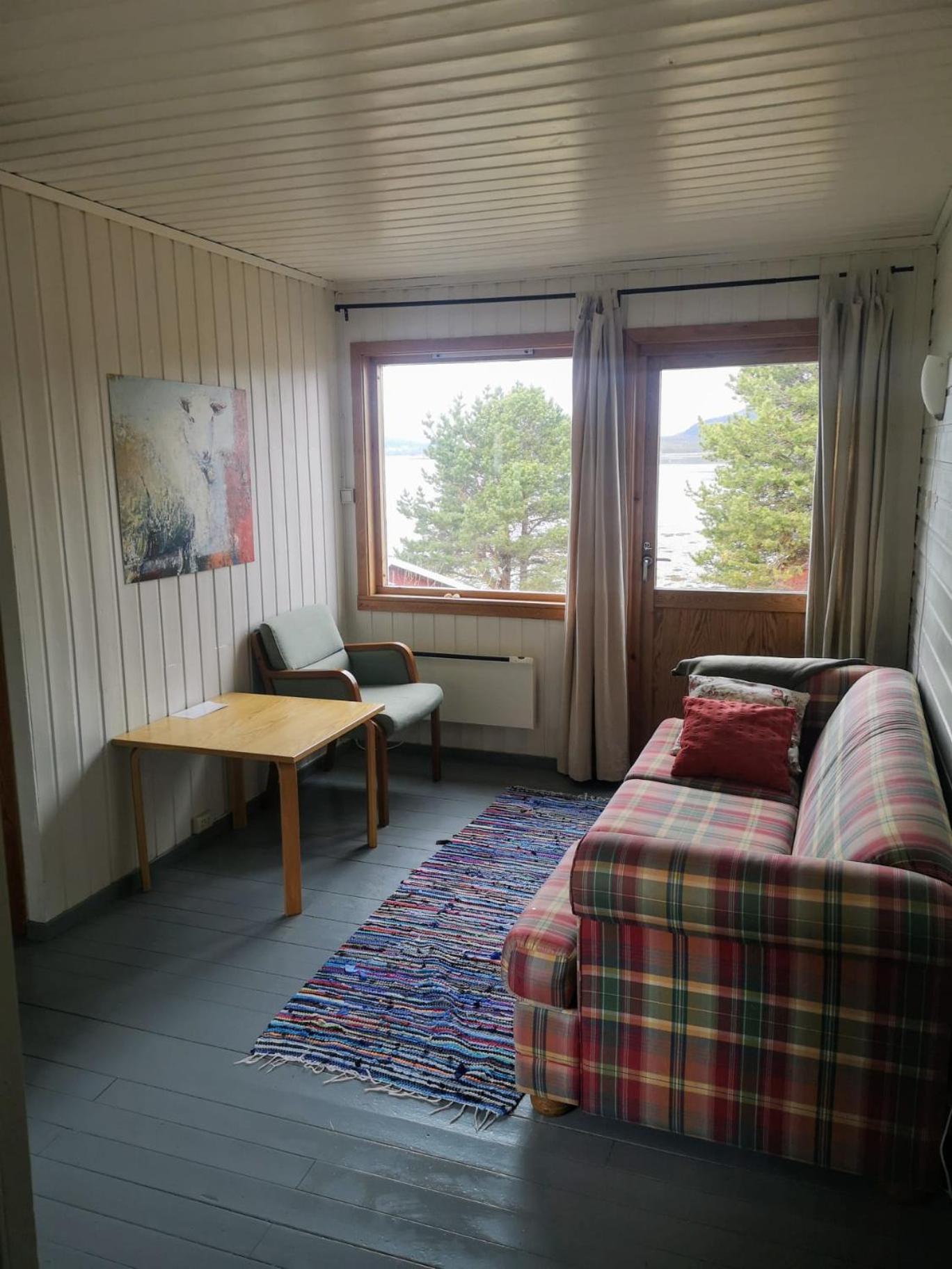 Ulvsvag Gjestgiveri Og Fjordcamping As Exterior photo